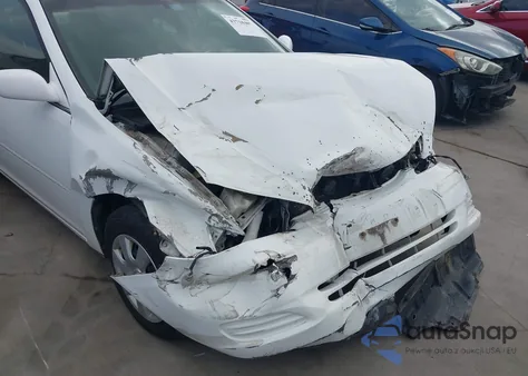 2004 Toyota Camry Le z USA, uszkodzony, nr VIN 4T1BE32K34U353711